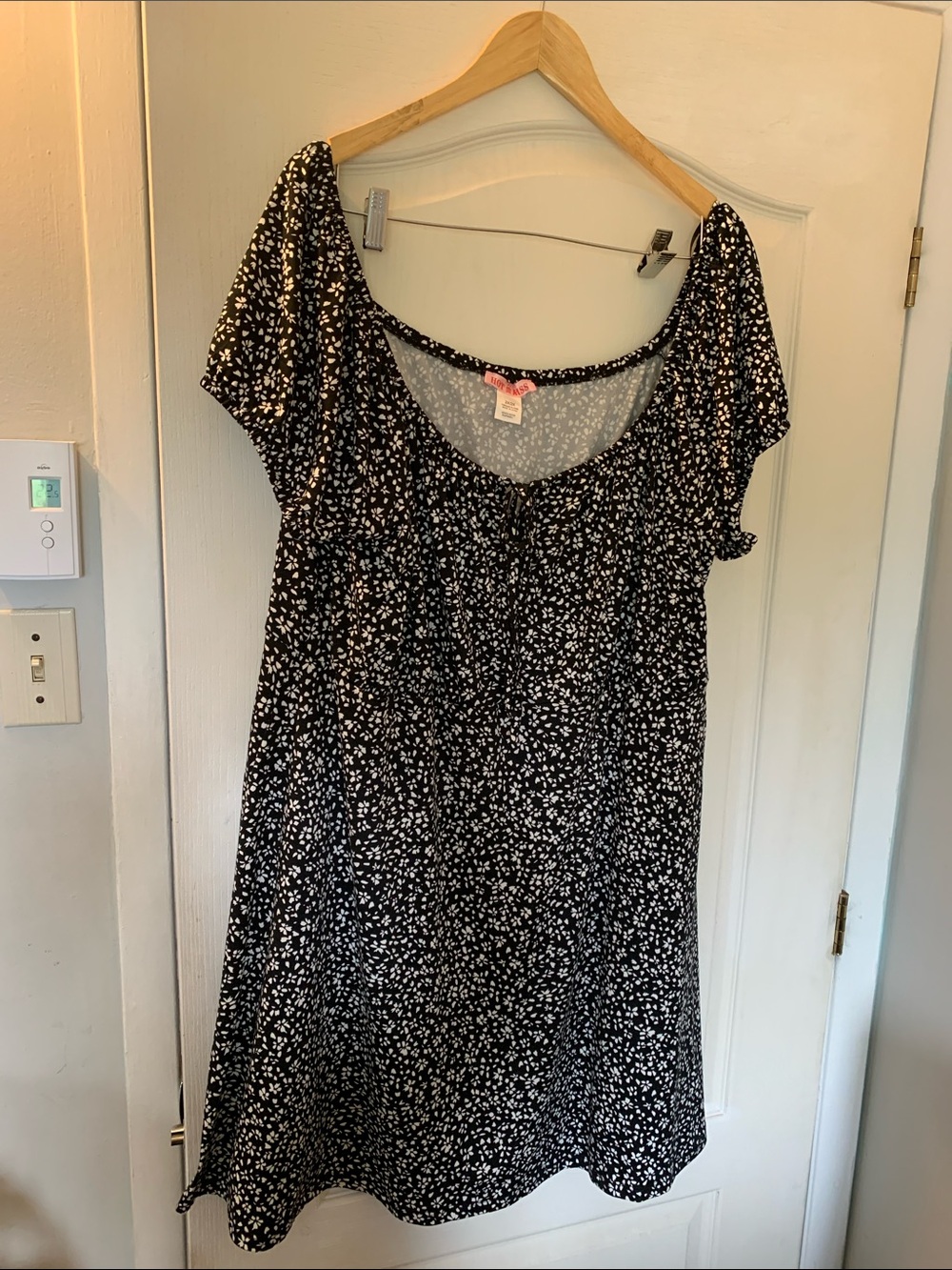 Black Floral Babydoll Summer Dress with White Ditsy Print 2X very cute!